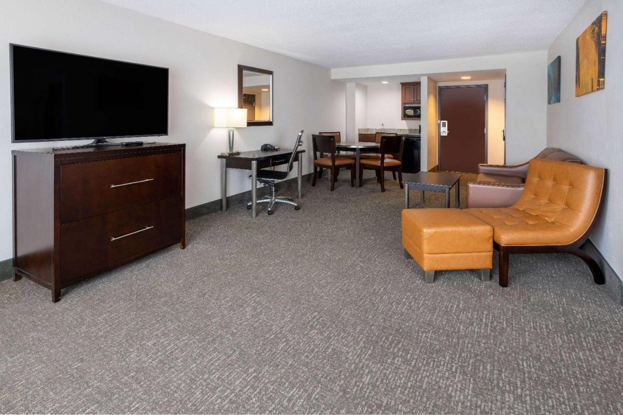Wingate By Wyndham Atlanta Galleria/ Ballpark Smyrna Extérieur photo